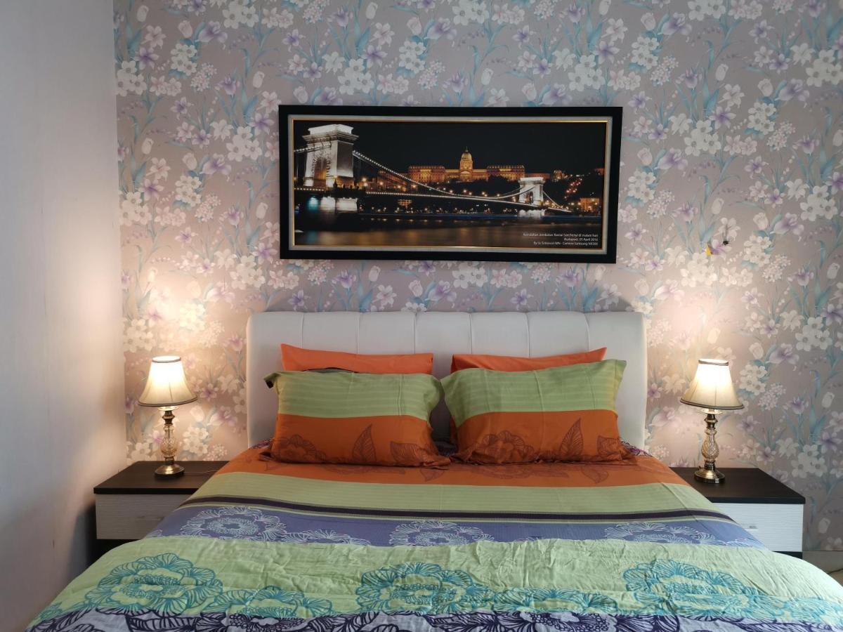 Nariska Suite Homestay 요그야카르타 외부 사진