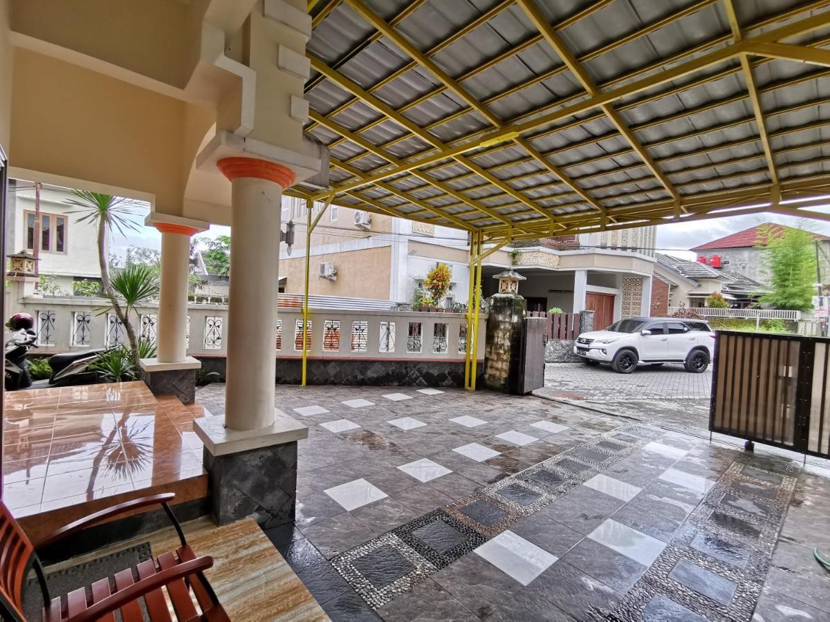 Nariska Suite Homestay 요그야카르타 외부 사진