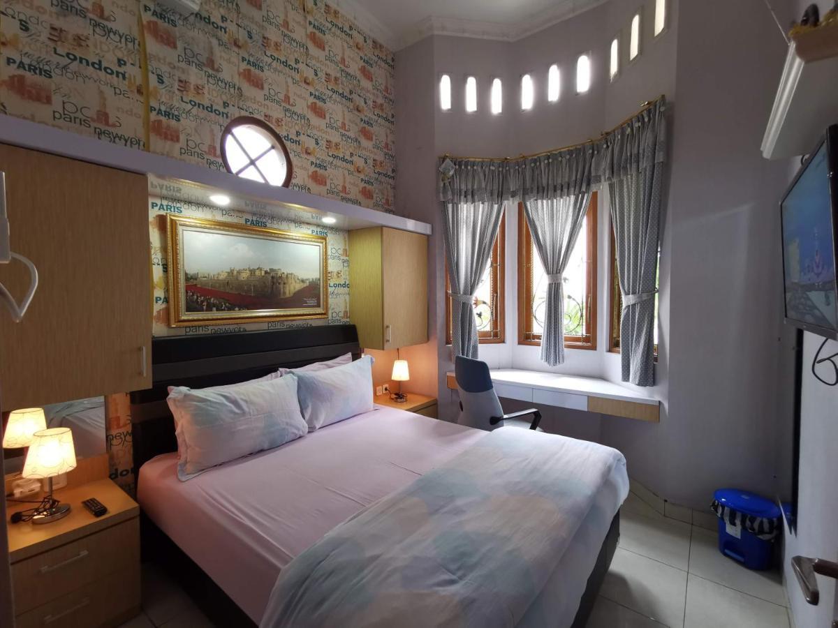 Nariska Suite Homestay 요그야카르타 외부 사진