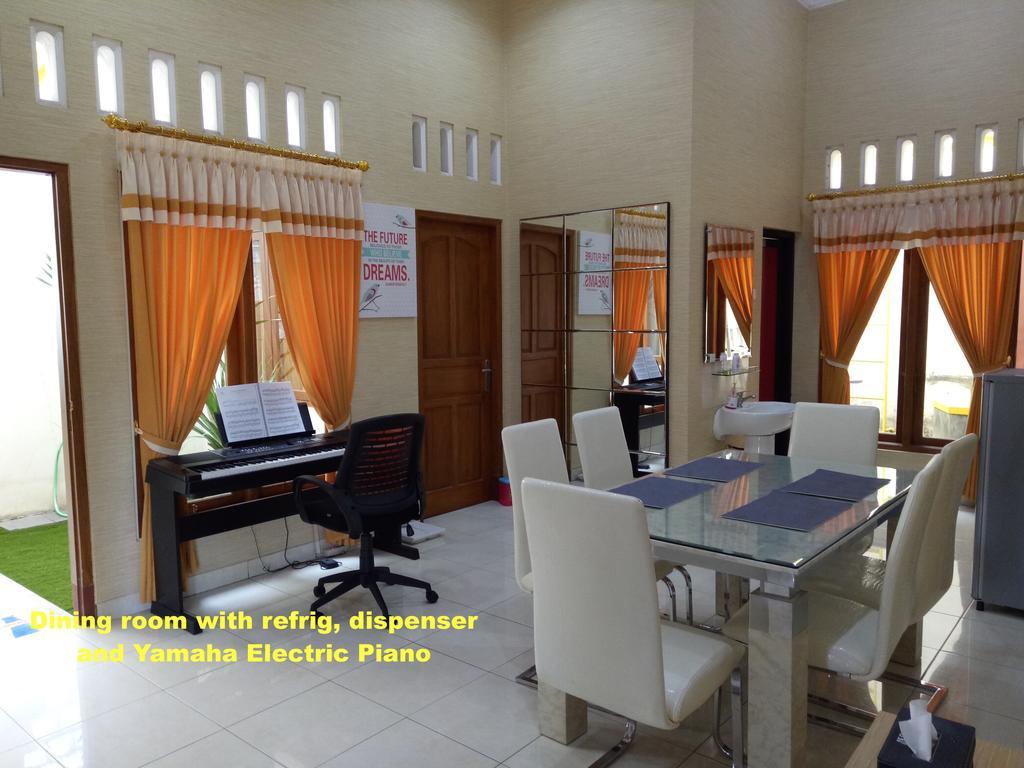 Nariska Suite Homestay 요그야카르타 외부 사진