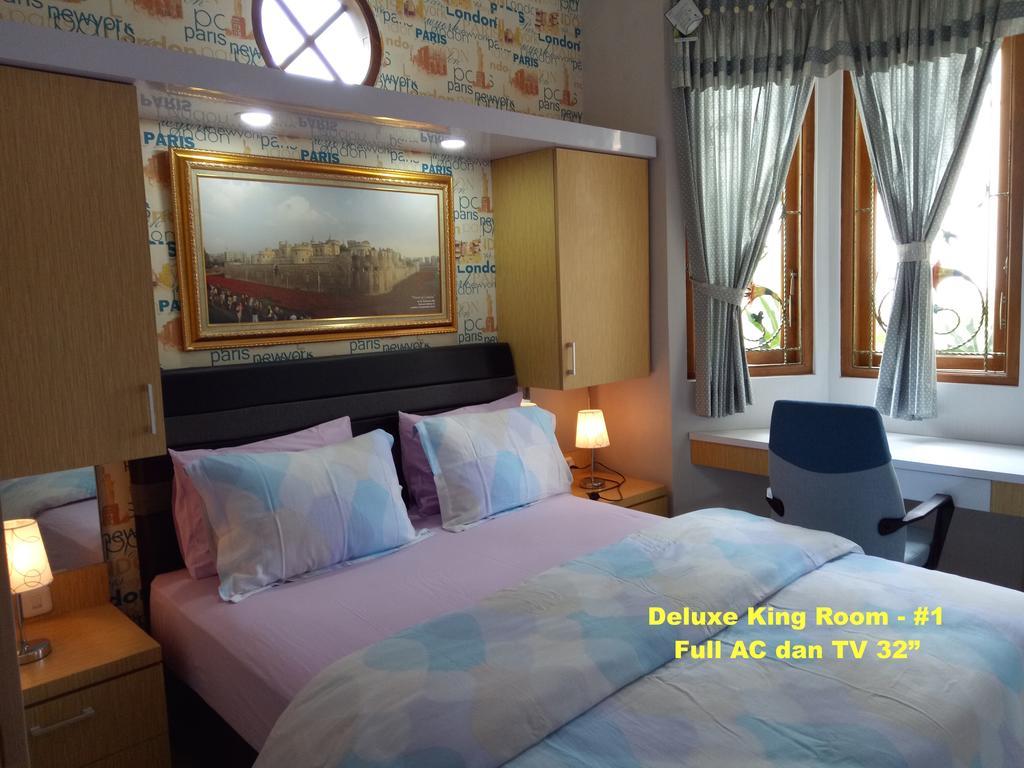 Nariska Suite Homestay 요그야카르타 외부 사진